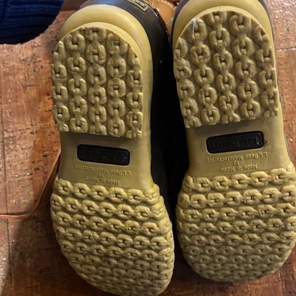 Bean Boots, 8” insulated, size 8, medium B width - Picture 5 of 5